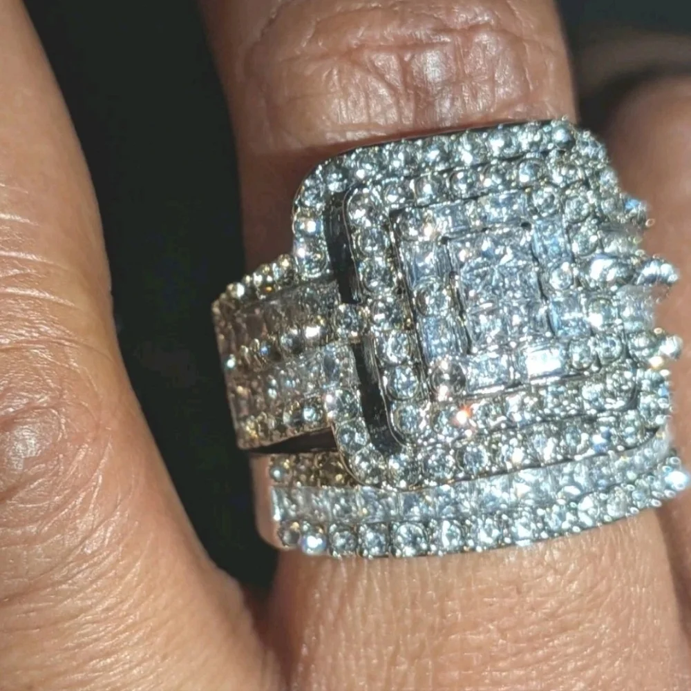 Shimmering Cluster Engagement /Wedding Set 5Ct Lab Created Diamond Unisex